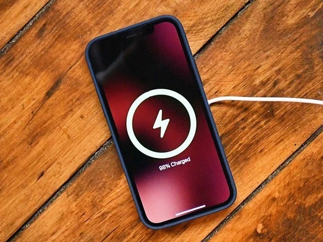 伊春苹果手机维修分享iPhone 12可以随便充电吗 